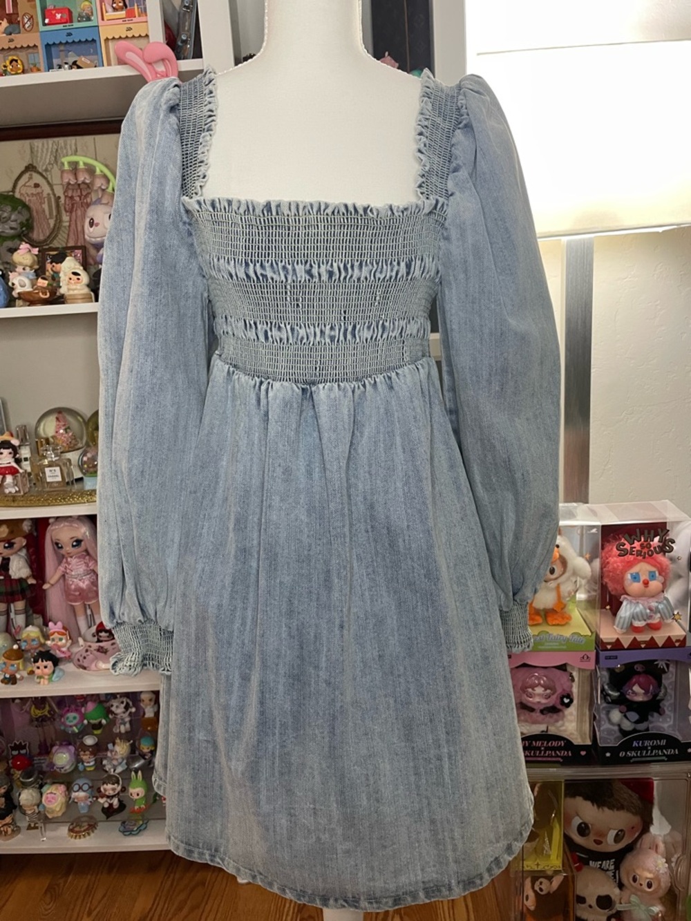 Lulu’s Light Wash Denim Smocked Puff Sleeve Mini Dress Size L